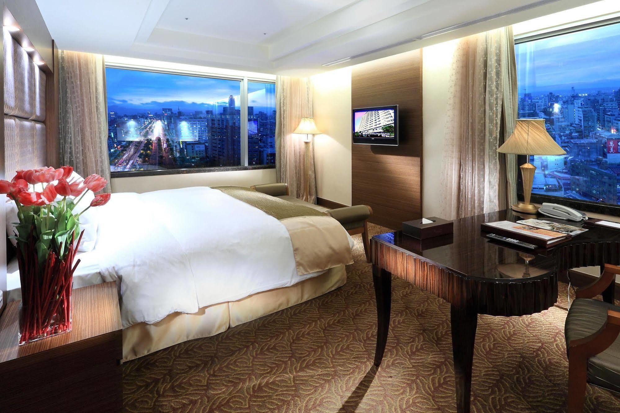 Taipei Garden Hotel - Ximending Exteriör bild Deluxe Suite
